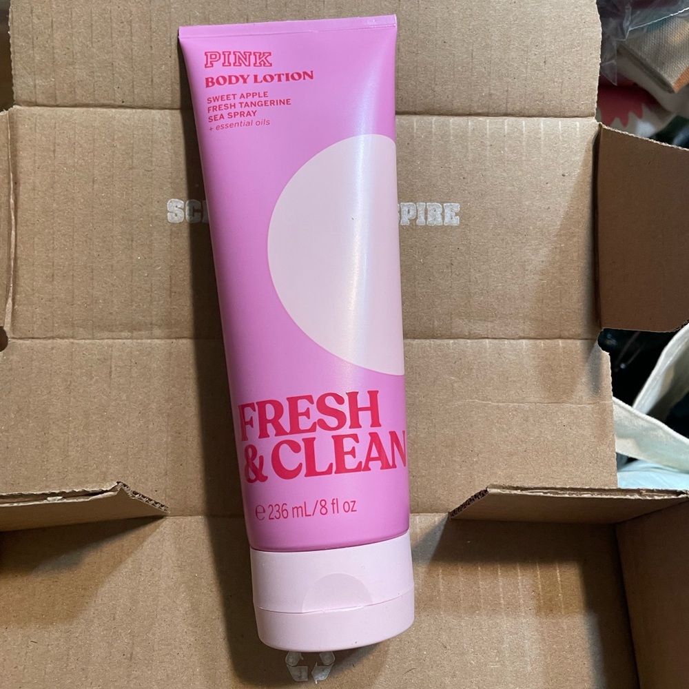 PINK Victoria's Secret Fresh & Clean Body Lotion, NWT